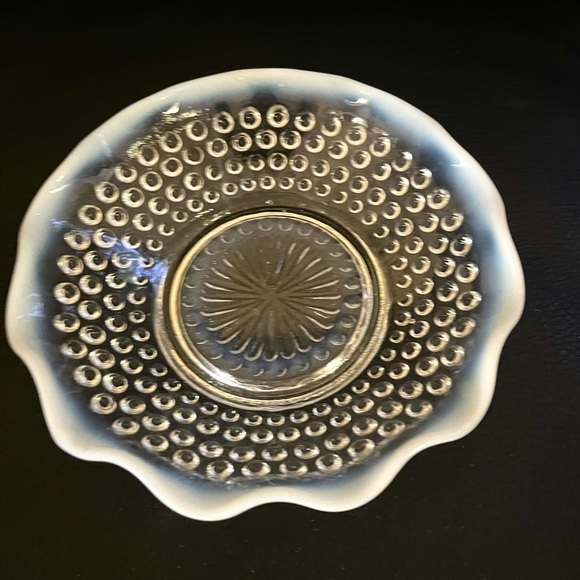 ππΎπππΆββ― Anchor Hocking opalescent hobnail ruffled bowl - Picture 2 of 3